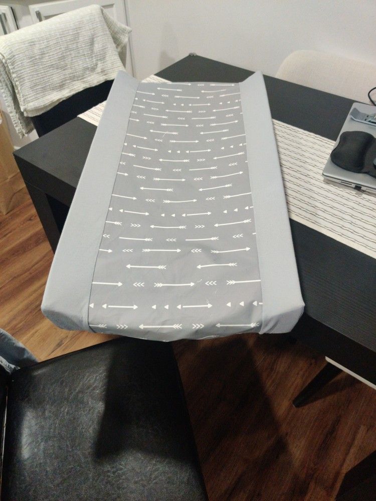 Munchkin Changing Pad