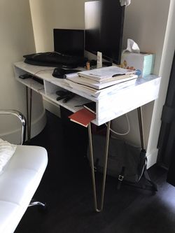 Desk table