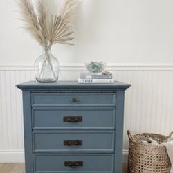 Beautiful 4 Drawer Dresser