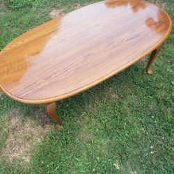 OAK COFFEE TABLE.  WAS ASKING 95.00 REDUCE TO. 60.00