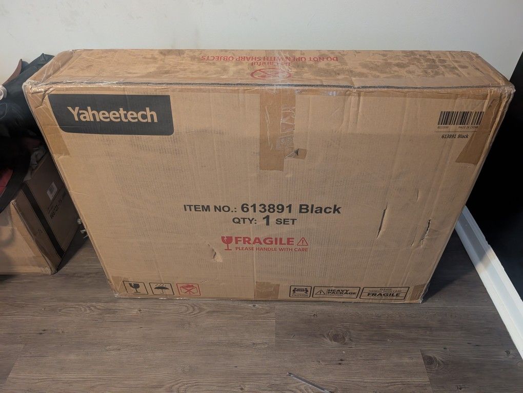 YAHEETECH Portable Massage Table BRAND NEW IN BOX FOR SALE Or BEST OFFER