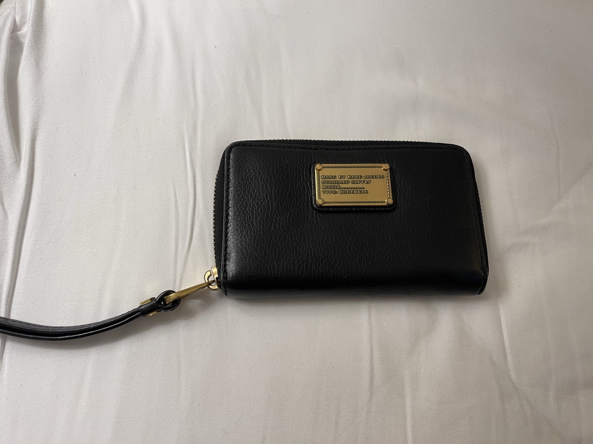 Marc Jacobs Black Leather Classic Q Wingman Wristlet Wallet
