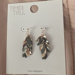 Time and Tru Women's Tri Tone Cascading Leaf Linear Drop Earrings