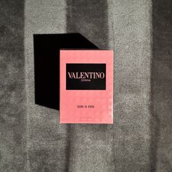 Valentino Donna Eau De Parfum 