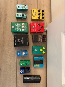 Guitar & Vocal Effects Pedal Lot — Excellent Condition