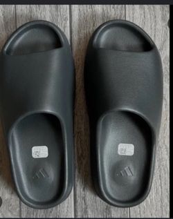 Black yezzy slides