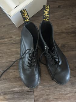 Dr (Doc) Martens