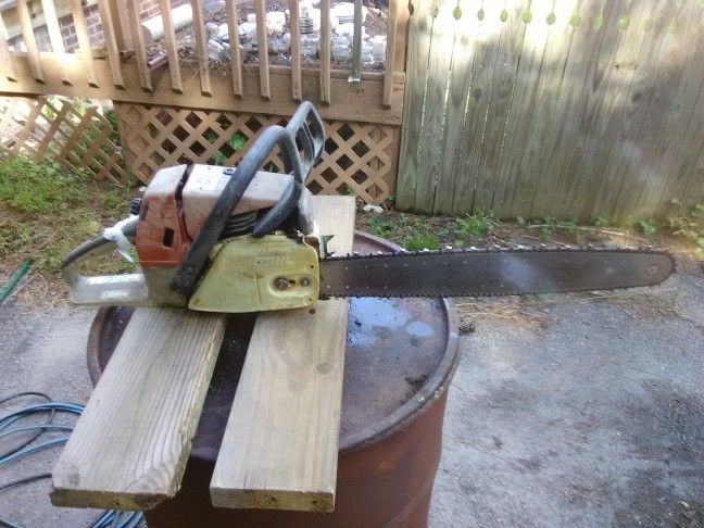 Stihl 034 Chainsaw--starts on the second pull--runs nice