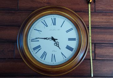 Like-New Gerard-et-Fils Metal Wall Clock 