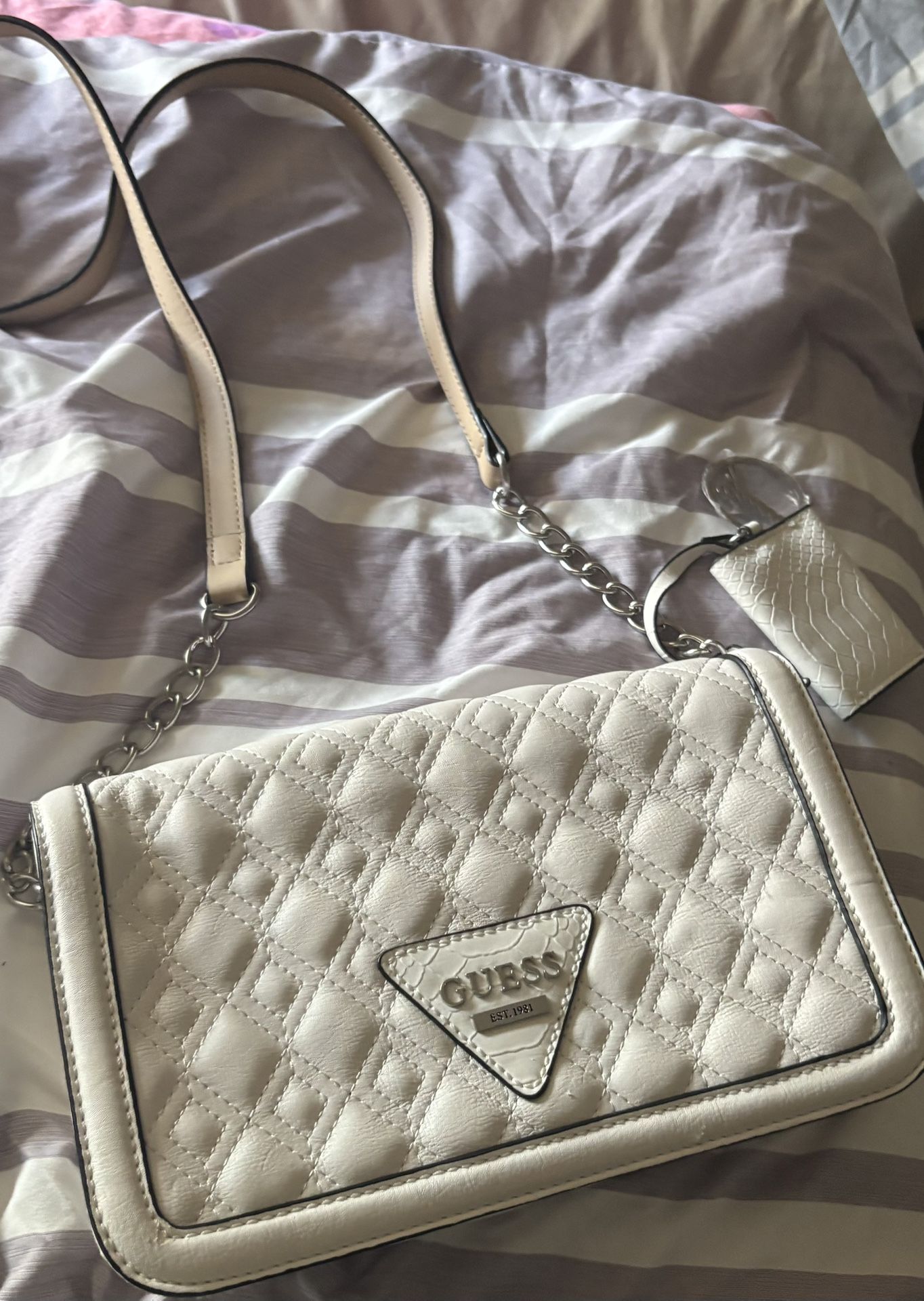 $50 legit GUESS purse. Great Shape!