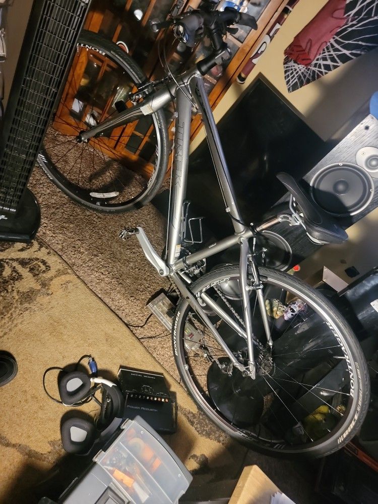 TREK ALPHA 7.5 FX ROAD BIKE