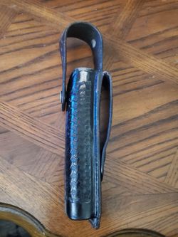 Aker 556 leather flashlight holder