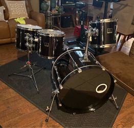 Yamaha Stage Custom Drumset