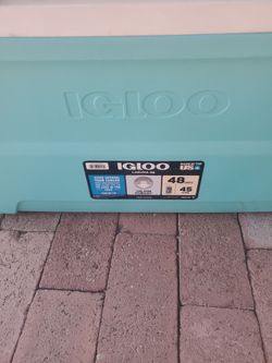 Ice Cooler By IGloo  48 Quarts  I ASK  $30.00