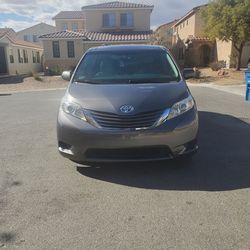 2016 Toyota Sienna