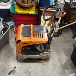 Mikasa MVH-128 Plate compactor