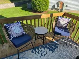 2 patio chairs with table