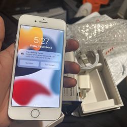 iPhone 7 Brand New Unlocked 