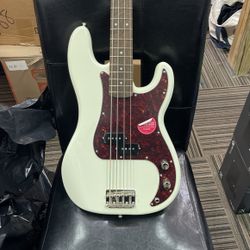 Squier Classic Vibe '60s Precision Bass Olympic White *ACCEPTING OFFERS*