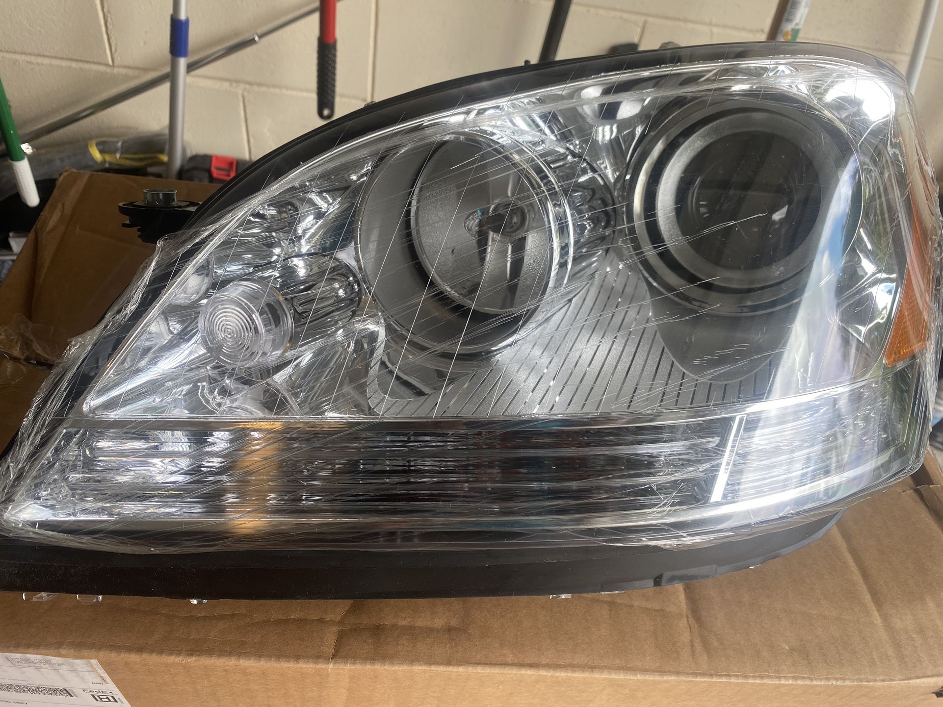 Mercedes ML 06-07 Headlights