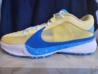 New Nike Zoom Freak Basketball Shoes Men's Size 13