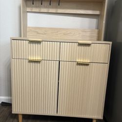 Kitchen Cabinet/ Storage 
