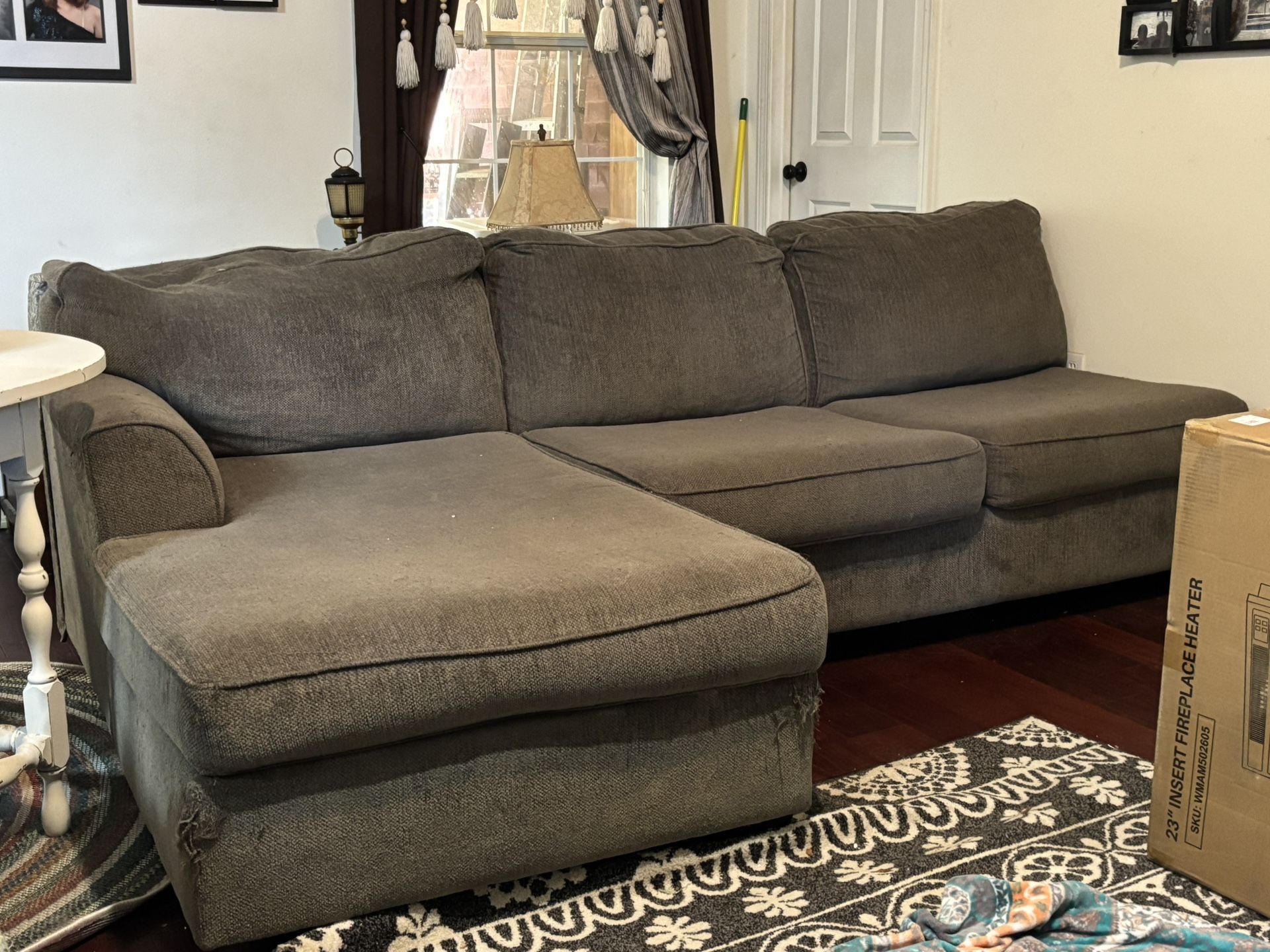 COUCH - Must Pick Up !