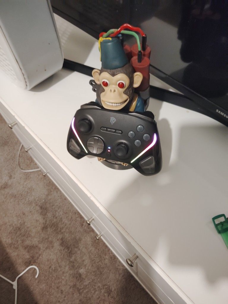 Comp. Pro Controller /Call Of Duty Zombies Controller Holder