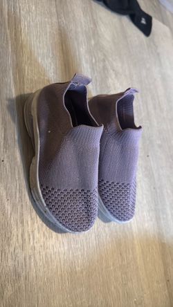 Size 8 toddler purple shoes