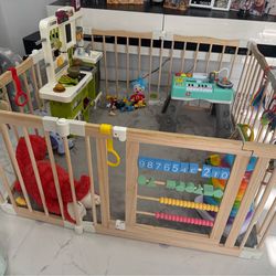 Wooden Baby Playpen 50x50 with rug