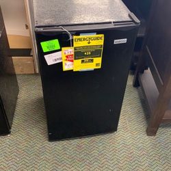 IGLOO MINI REFRIGERATOR 2EK