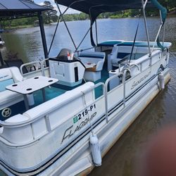 1998 20' Smoker Craft Pontoon 