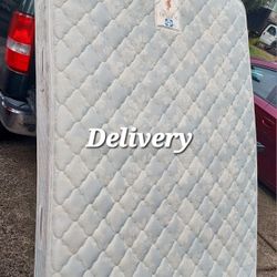 Full Size Mattress And Box Springs 