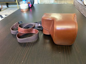 Mega Gear Brown leather DSLR case