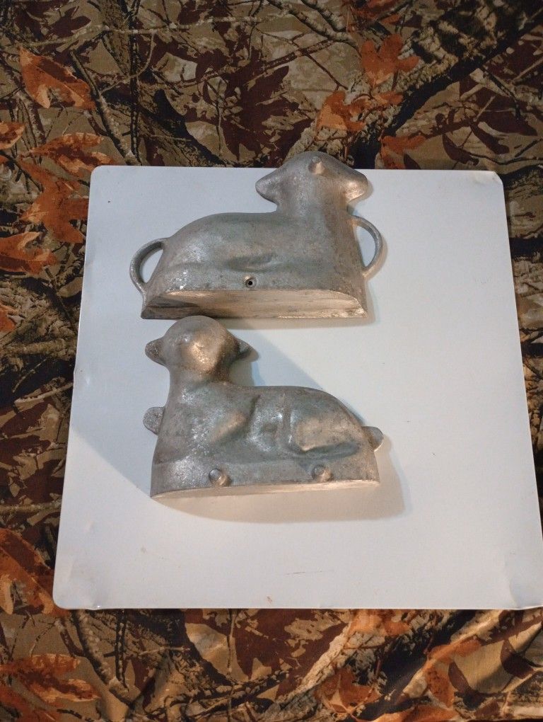 Vintage Cast Aluminum Lamb 2 Piece Cake Mold