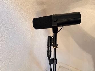 Shure SM7dB Active Dynamic Microphone