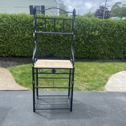 Bakers rack and Shelving 