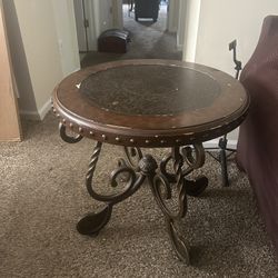 Coffee Table + 2 End Tables – Matching Set – MUST GO