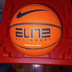 NIKE BASKETBALL ELITE ALL-COURT INDOOR/OUTDOOR SIZE 7 62xxxx 