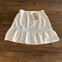 Women’s White Skirt, New With Tags, Size M, $10