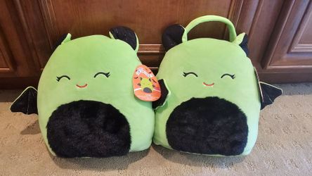 Squishmallows Leap the Neon Green Bat Trick-or-Treat Pail, a lime-green and black plush Halloween bucket