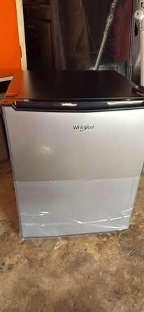 New Mini Fridge 