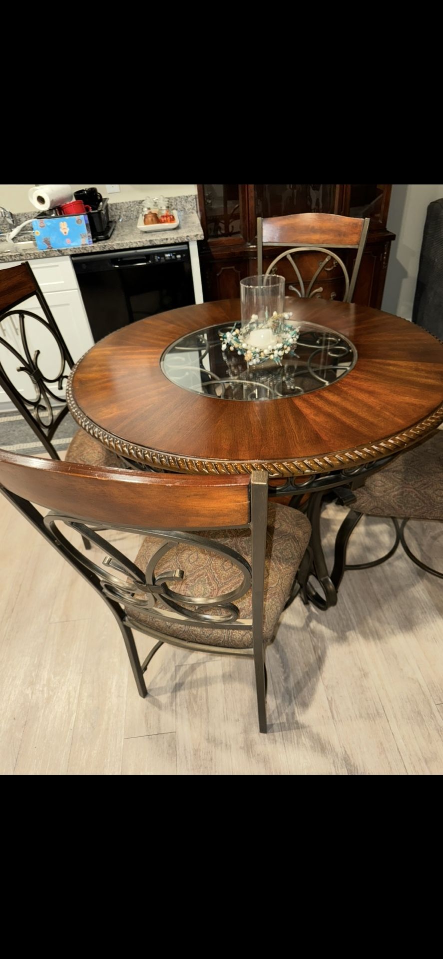 Gorgeous DINING SET-4 Chairs