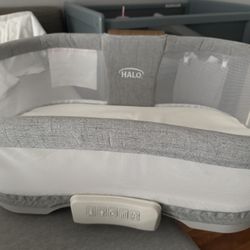 Halo bassinet