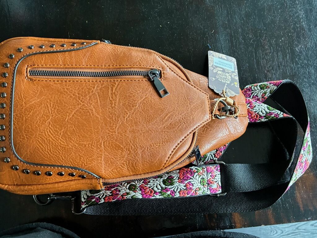 Small leather hand bag