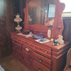 $20 Dresser With Mirror