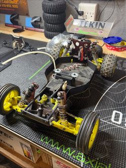 Vintage team associated rc-10 team car