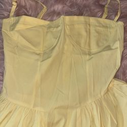 Yellow Dress 