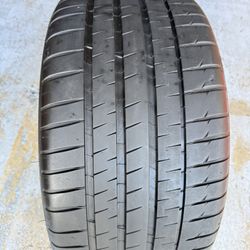 ONE TIRE 305/35/20 Michelin Pilot Sport 4S • Like New With 95% Left Only One Available • 