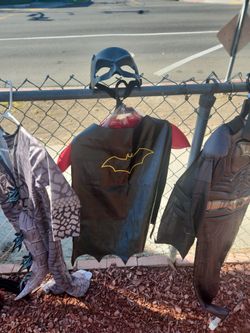 Batman Cape And Deluxe Mask